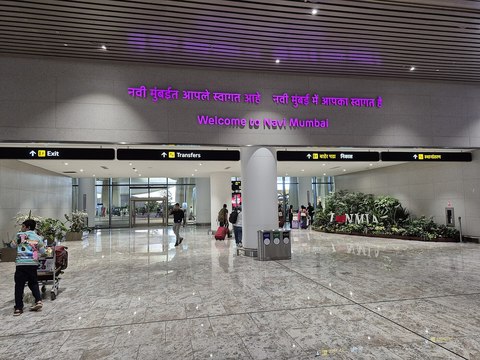 Interior de la terminal 1 del aeropuerto de Navi Mumbai