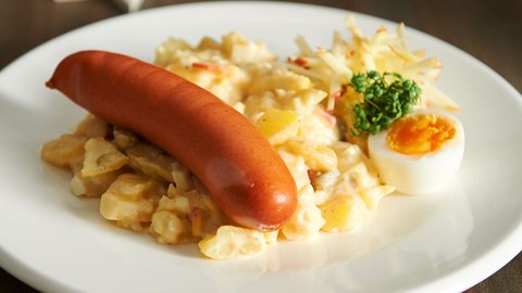 kartoffelsalat mit wurst