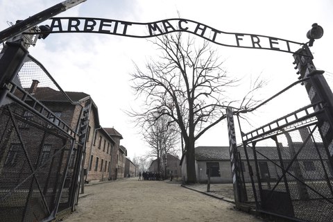 historia de jan liwacz y el desafio de resistencia en auschwitz