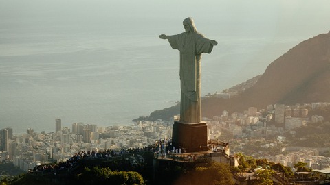 por que se habla portugues y no espanol en brasil