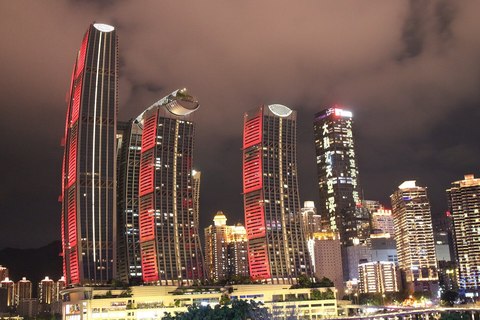 raffles city iluminado
