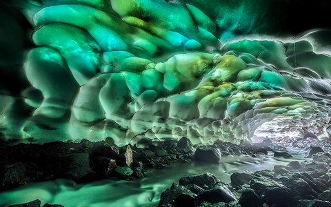 mutnovsky caves