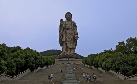 gran buda en ling shan