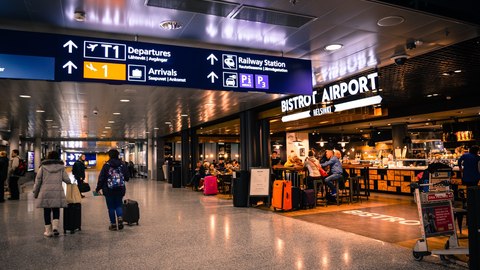 cuanto tiempo se puede estar en el aeropuerto