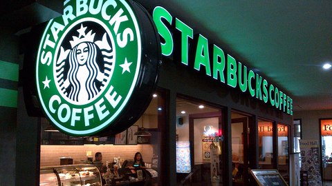 cuantos starbucks hay en el mundo
