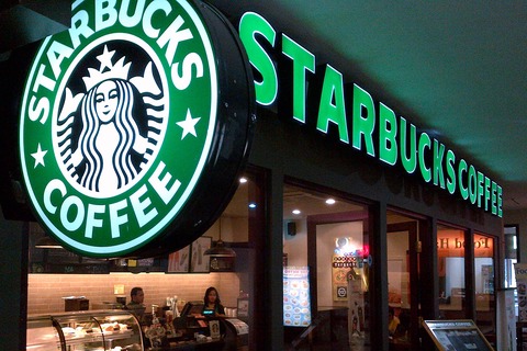 cuantos starbucks hay en el mundo