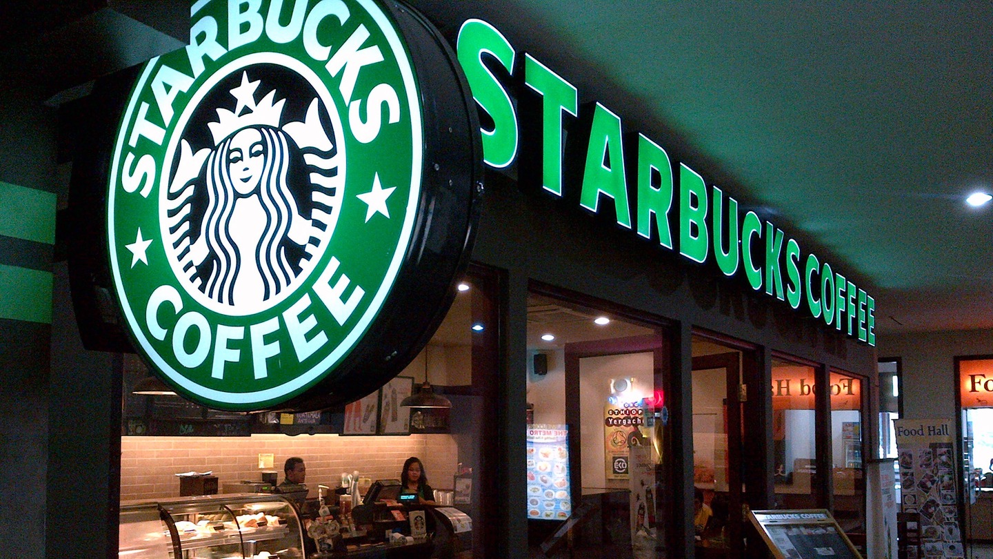 cuantos starbucks hay en el mundo