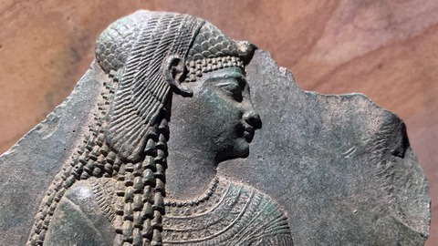 ¿ cómo era realmente cleopatra? ¿ blanca, negra, asiática...?