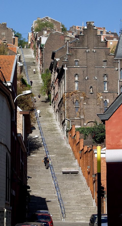 montagne de bueren escaleras