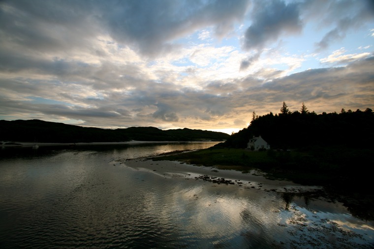 monstruo del lago morar