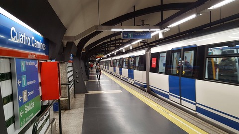 por que metro madrid va en sentido contrario