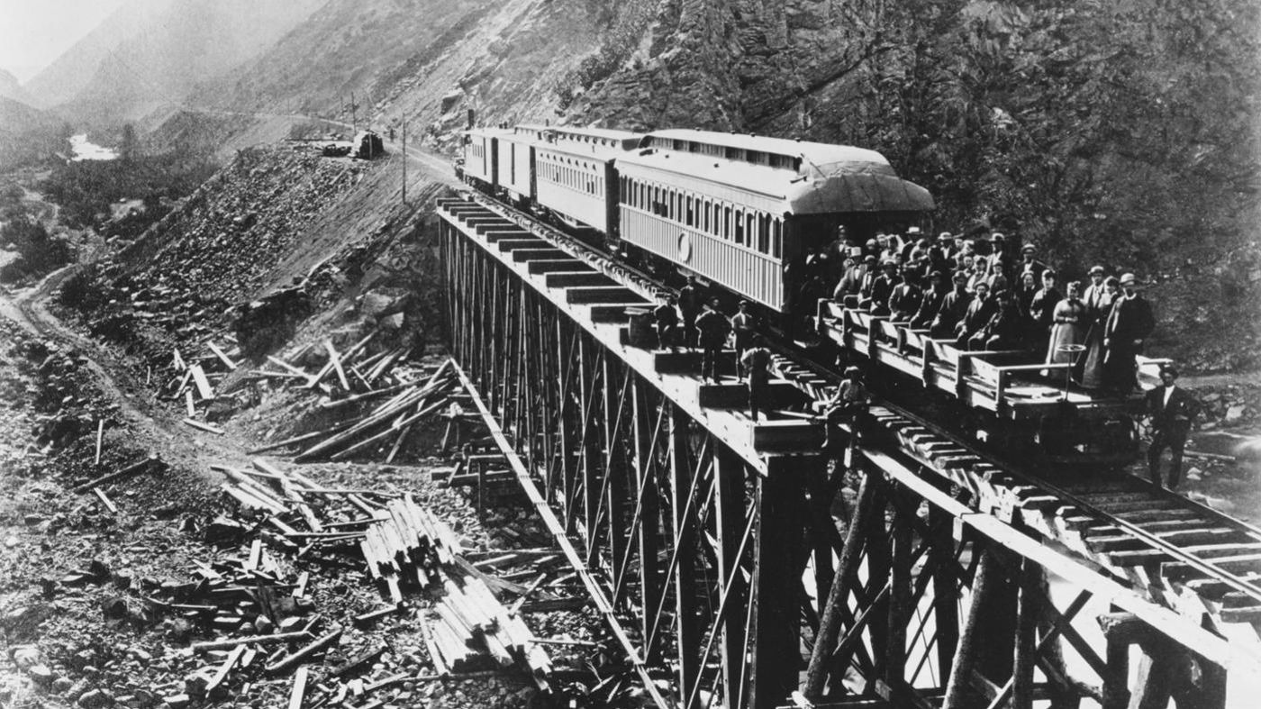 que fue el ferrocarril transcontinental