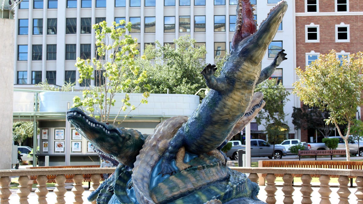 texas el paso la plaza de los lagartos alligator plaza