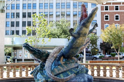 texas el paso la plaza de los lagartos alligator plaza