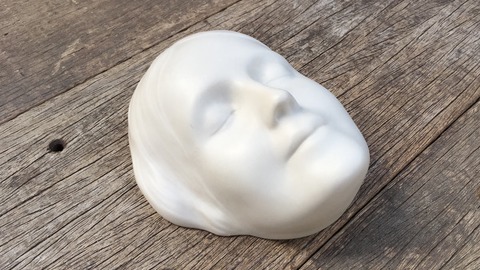 como una chica muerta en paris acabo labios mas besados historia