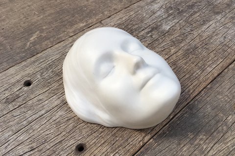 como una chica muerta en paris acabo labios mas besados historia