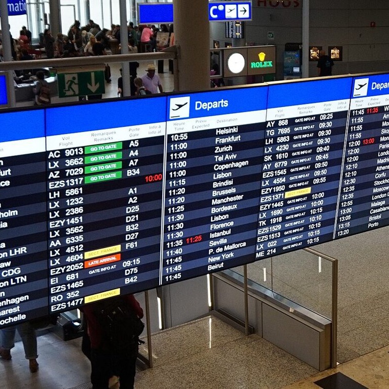 vuelo retrasado cancelado