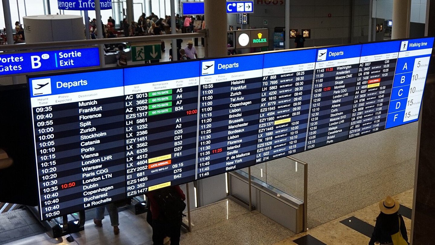 vuelo retrasado cancelado
