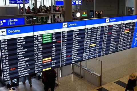 vuelo retrasado cancelado
