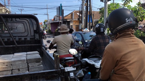 alquilar moto bali