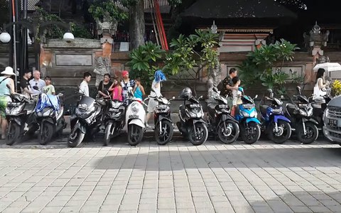 alquilar moto ubud