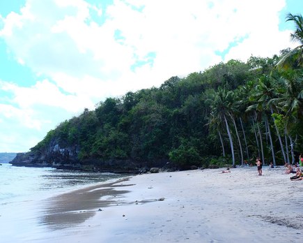 donde alojarse en nusa penida