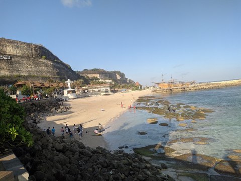 playa melasti sur bali