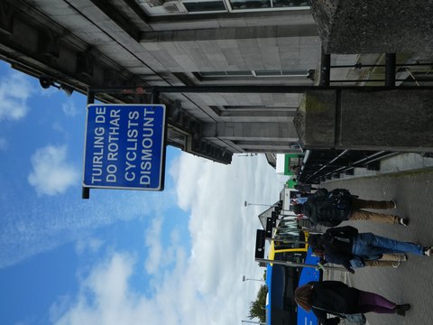 senal bilingue galway