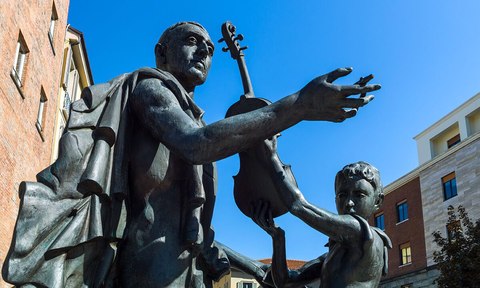 estatua stradivarius cremona