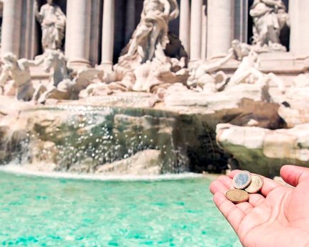 cuanto dinero se tira a la fontana di trevi