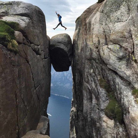 kjerag rock