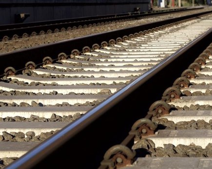 por que los trenes circulan por la izquierda