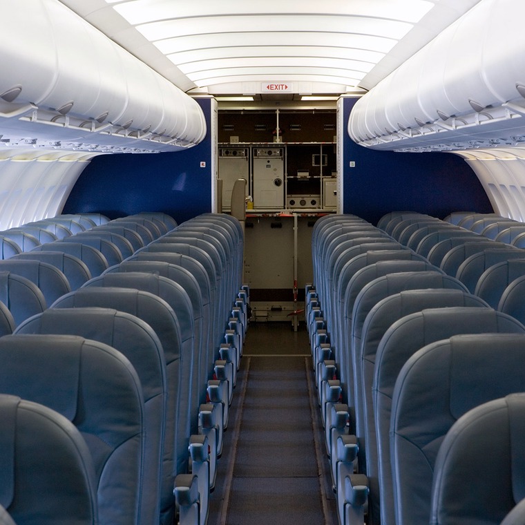 por que puede ser interesante elegir el asiento en la ultima fila del avion