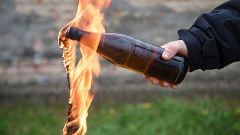 origen del cóctel molotov ¿ de dónde viene su nombre?