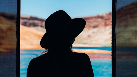 como es el orden de los apellidos en portugal