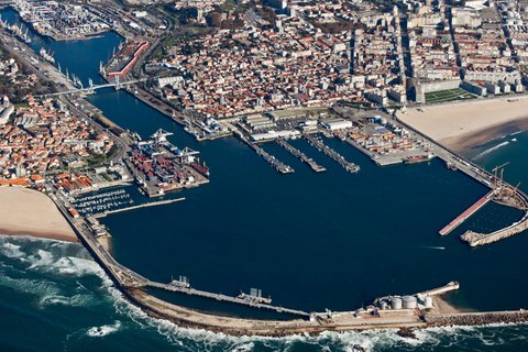 matosinhos y la destruccion de una de las rompientes para surf mas consistentes