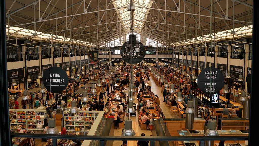 mercado de la ribeira lisboa
