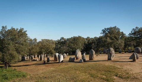evora monolitos cromlech almendros