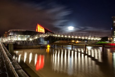 hull bridge luces