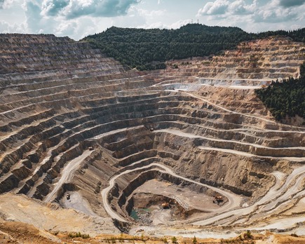 ¿ cuánto oro hay en el núcleo de la tierra?