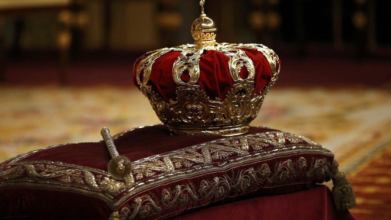 que es monarquia constitucional