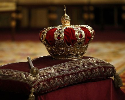que es monarquia constitucional