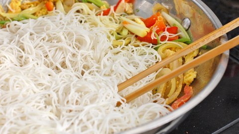 que son los fideos de arroz noodles como se hacen