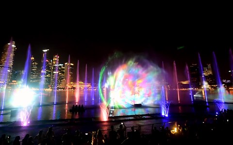 espectaculo luces marina bay sands cerca