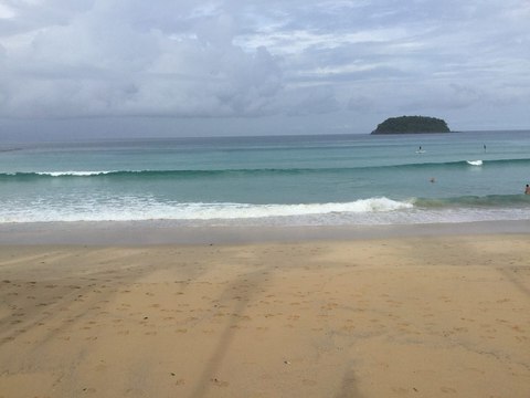 Playa de Kata con la isla de Koh Pu al fondo