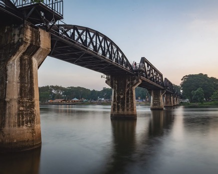 el puente sobre el río kwai tailandia